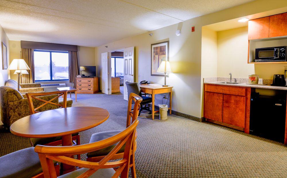 Wingate By Wyndham Coon Rapids Hotel Exterior photo