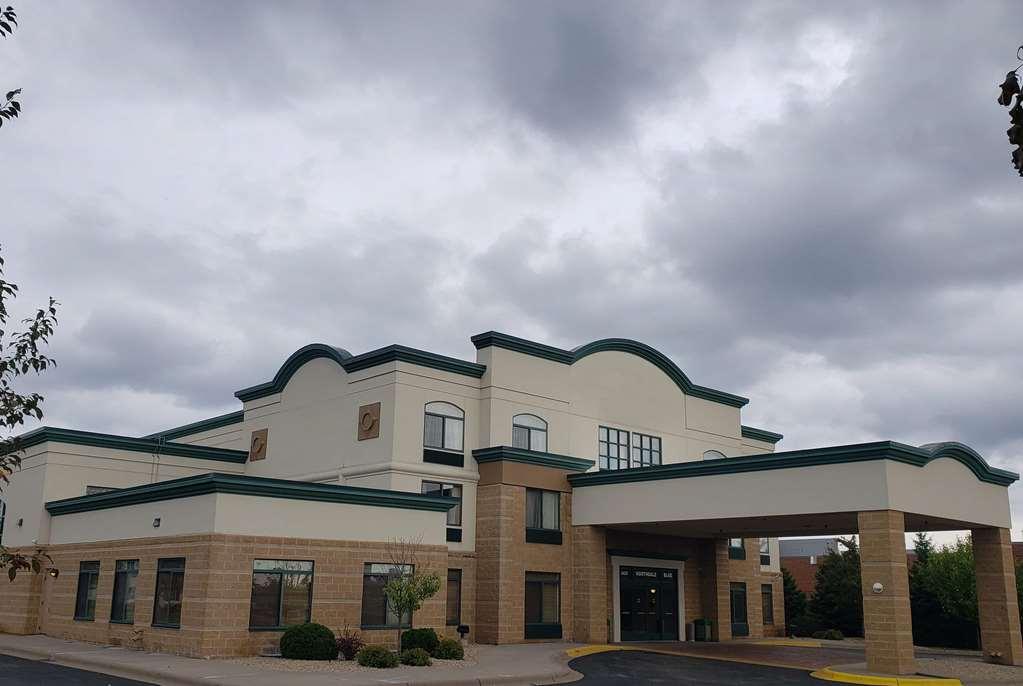 Wingate By Wyndham Coon Rapids Hotel Exterior photo