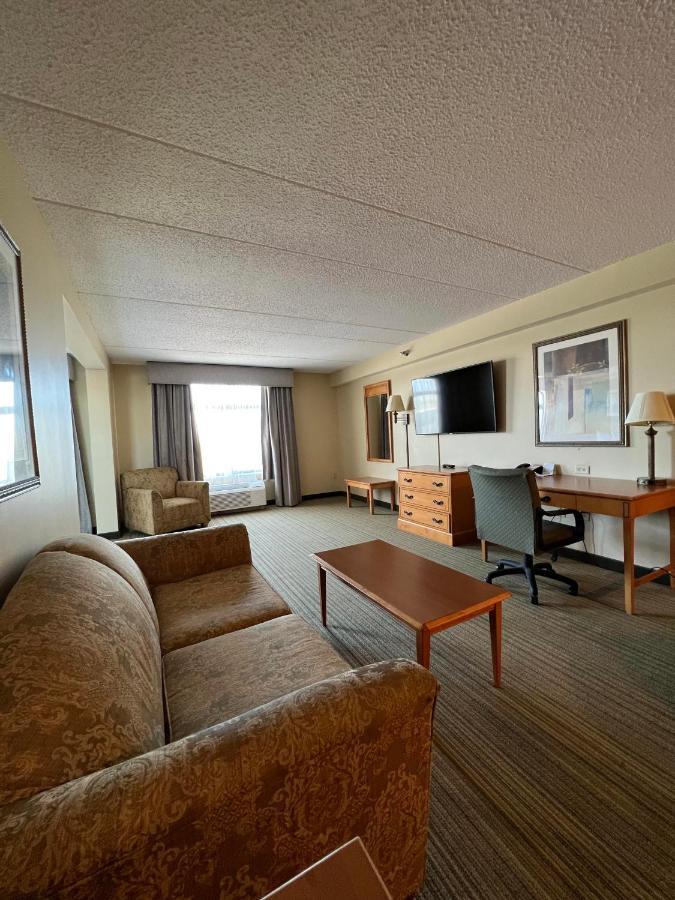 Wingate By Wyndham Coon Rapids Hotel Exterior photo