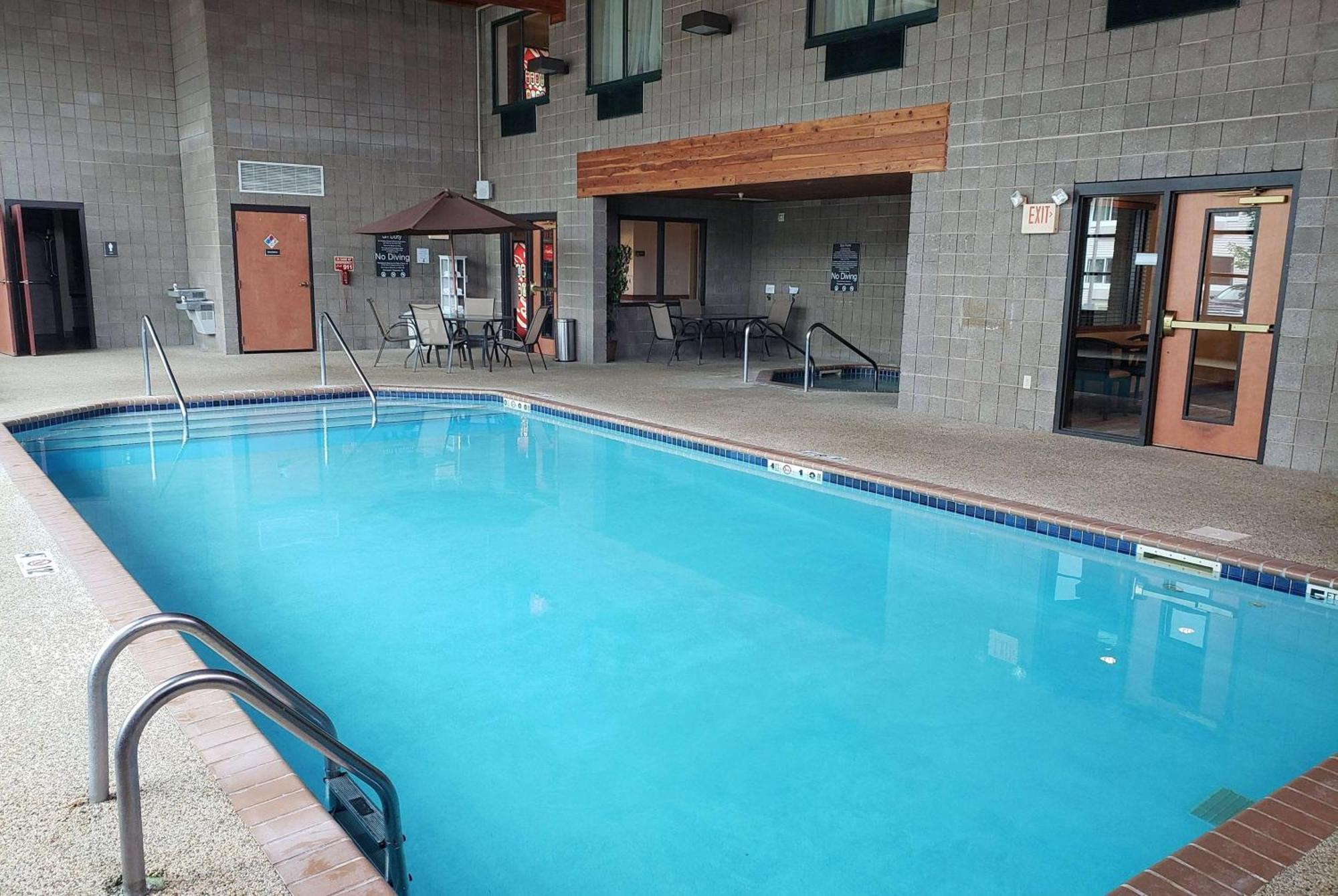 Wingate By Wyndham Coon Rapids Hotel Exterior photo