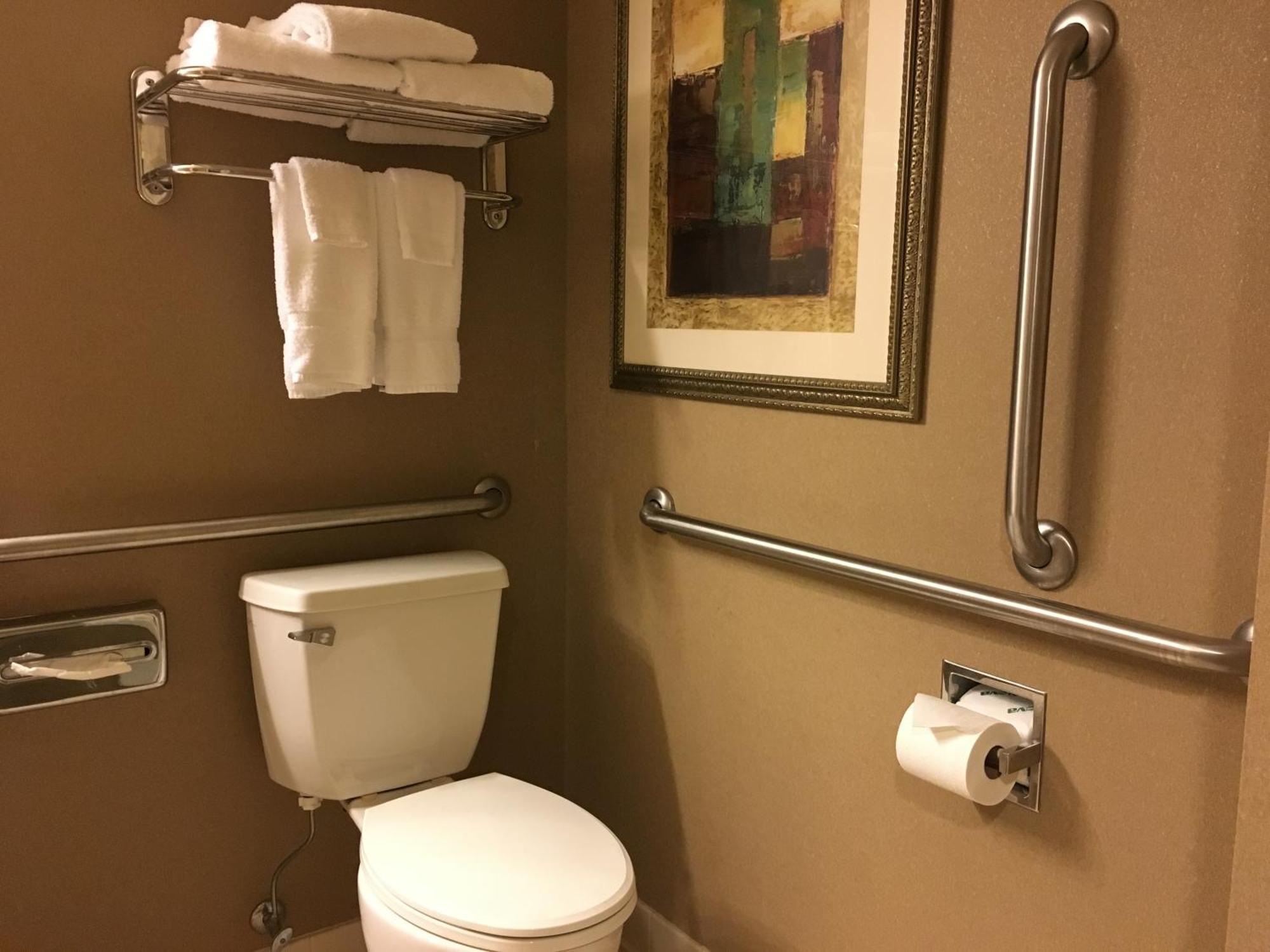 Wingate By Wyndham Coon Rapids Hotel Room photo