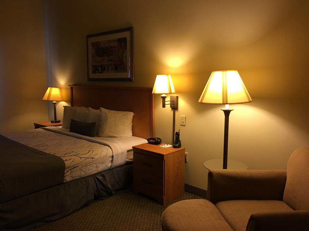 Wingate By Wyndham Coon Rapids Hotel Exterior photo