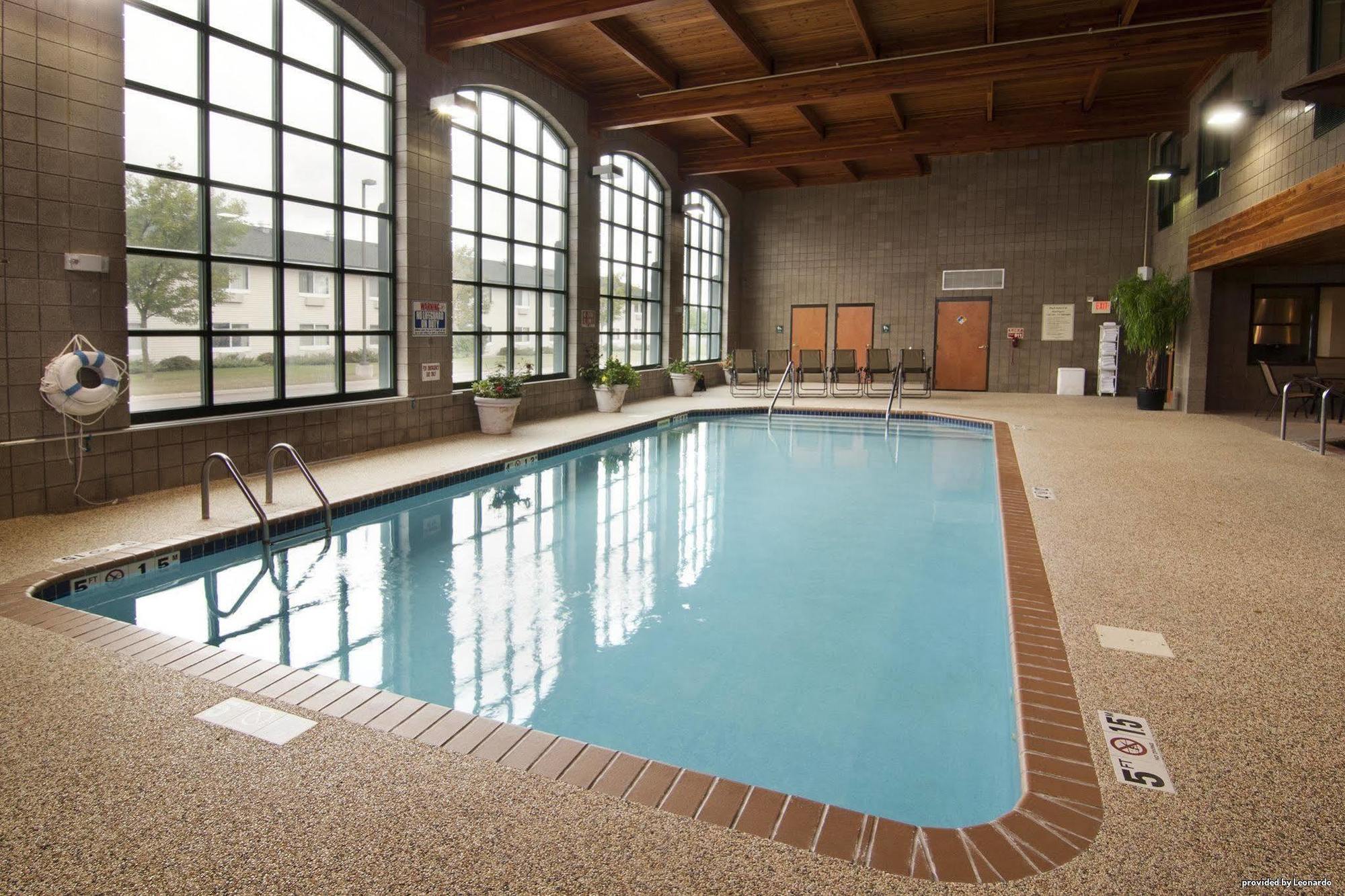 Wingate By Wyndham Coon Rapids Hotel Exterior photo
