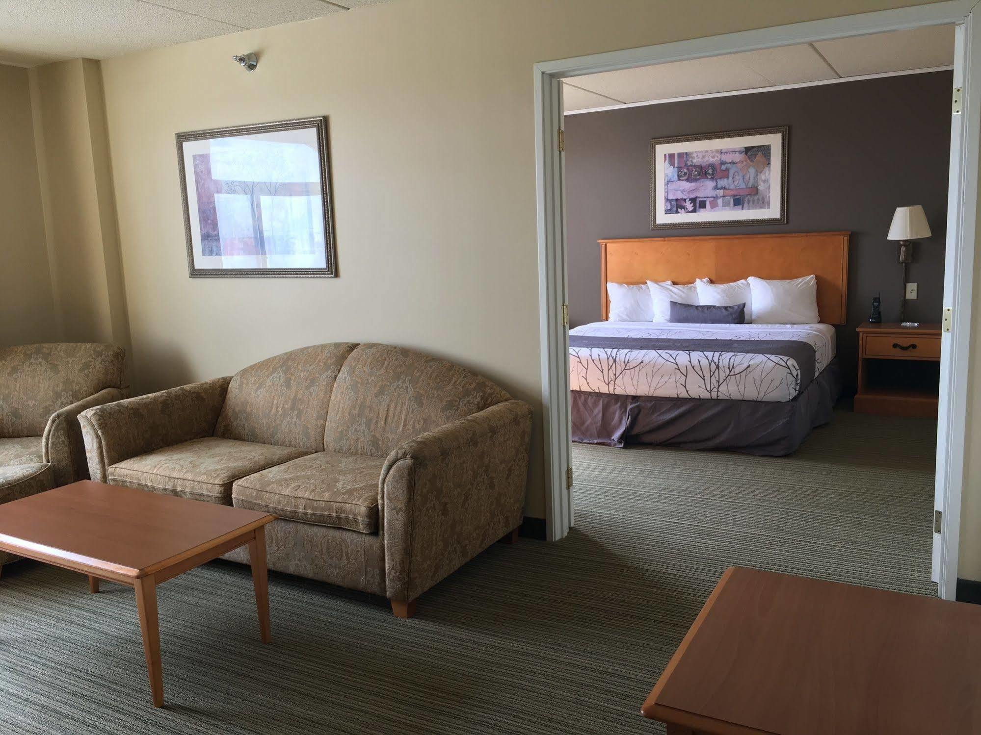 Wingate By Wyndham Coon Rapids Hotel Exterior photo